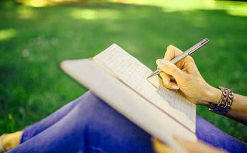 《凿壁偷光》读后感