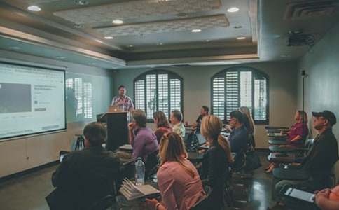 关于大班语言公开课教案三篇