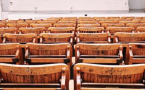 小学校长辞职报告